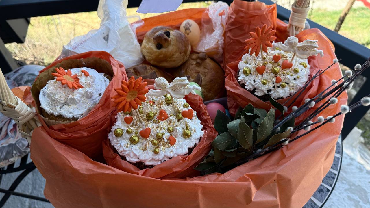 Картинка вверху экрана