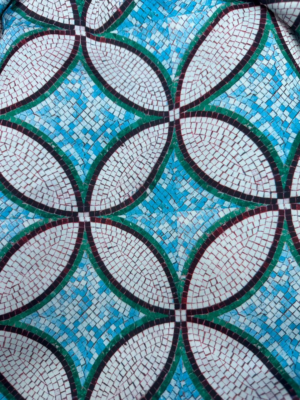 Картинка вверху экрана